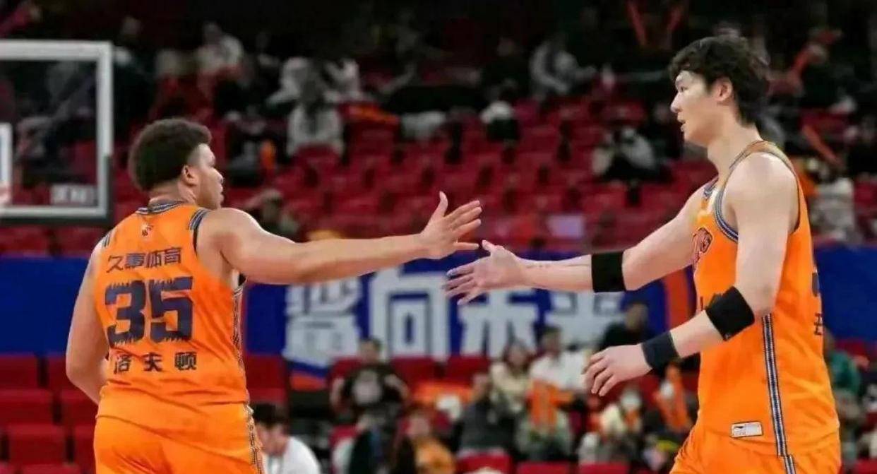 足球罚牌数
_正式官宣足球罚牌数
,广东男篮VS上海G3开球时间敲定CCTV5直播杜峰变阵争胜