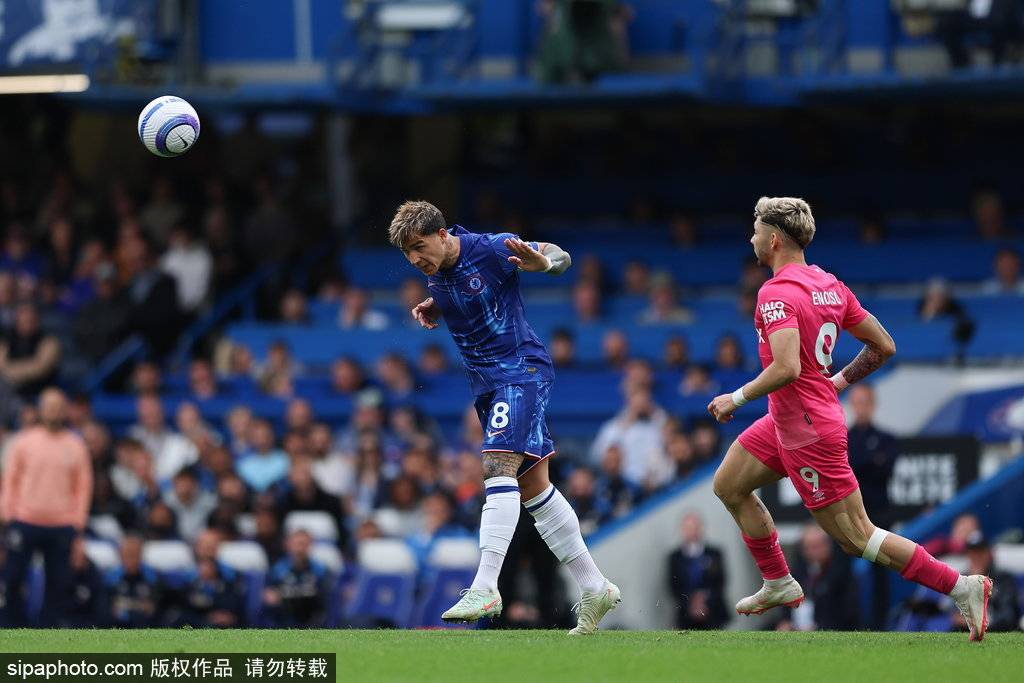 亚洲杯足球比分_观战台：利物浦或加冕英超冠军 巴萨迎扩大领跑优势良机