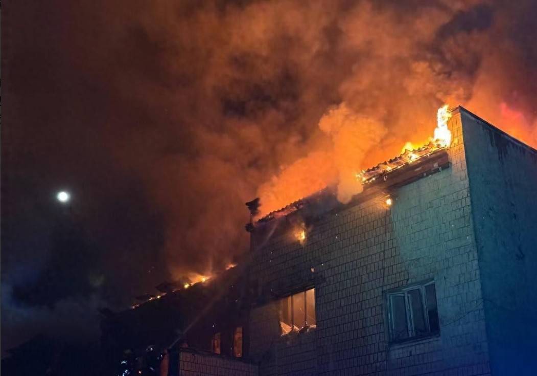 皇冠体育App下载_俄军炸翻政府大楼皇冠体育App下载,死伤数据令人难接受!朝鲜传出消息,乌军慌了