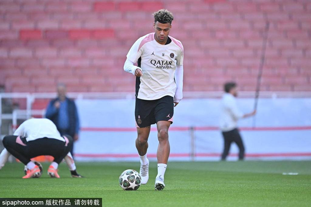 信用盘皇冠申请注册_欧冠决赛前地震信用盘皇冠申请注册！多纳鲁马经纪人：不排除离队！国米曼城闻风而动？