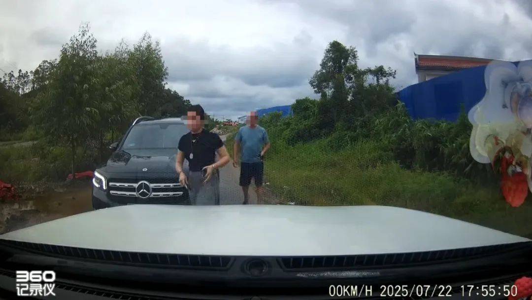 皇冠信用网开号_被亮证当事人发声:相关负责人称女司机为普通经营者皇冠信用网开号,证件是假的