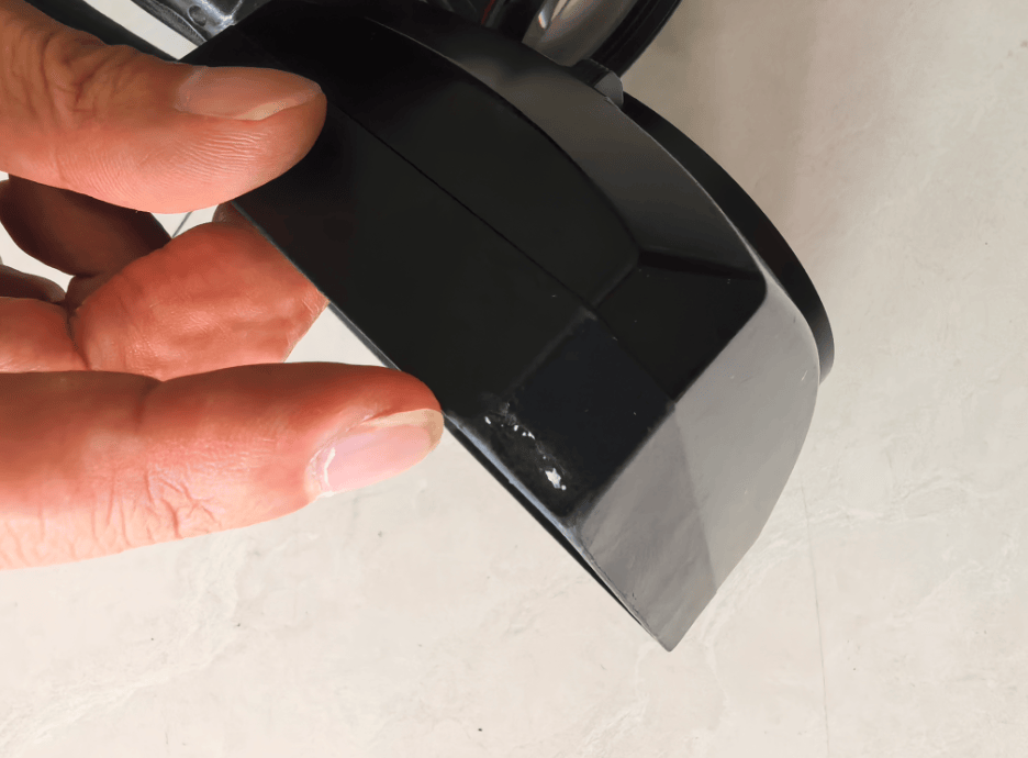 皇冠信用登1_愤怒皇冠信用登1！昆明电视台女记者采访时被打 摄像机遭损坏