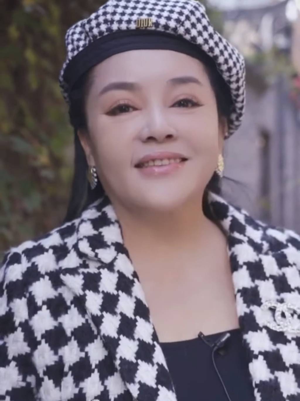 皇冠信用怎么弄_台湾女歌手千百惠去世皇冠信用怎么弄，代表作《想你的时候》《走过咖啡屋》