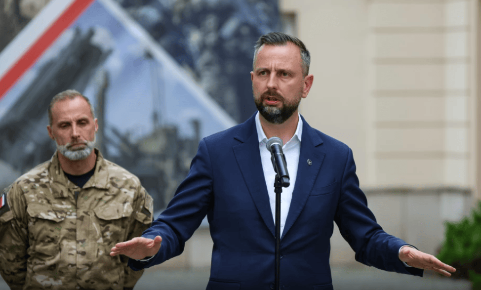 怎么申请皇冠信用網代理_波兰防长：东部发现的不明物体为俄军用无人机