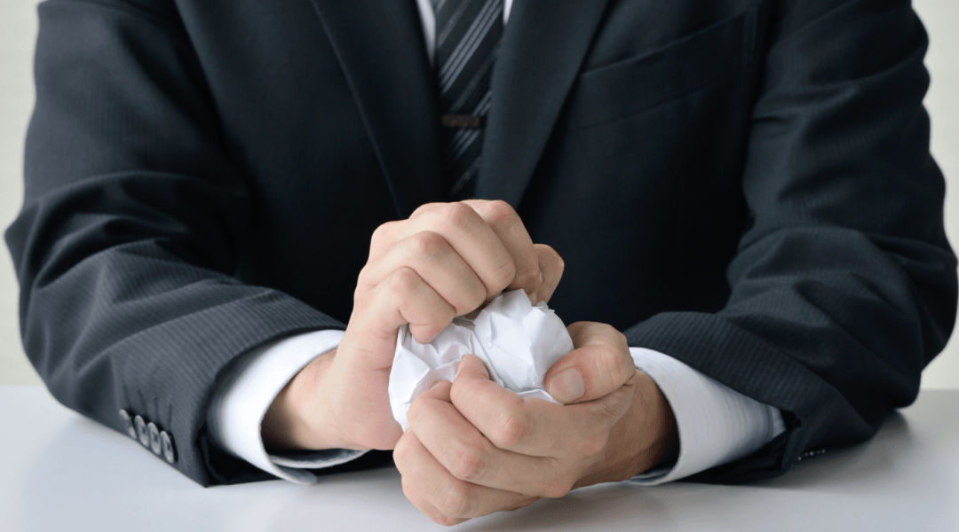 西班牙足协甲组联赛_月薪从7300元降至4300元！员工不服调岗被辞退西班牙足协甲组联赛，索赔21万元！法院判了→