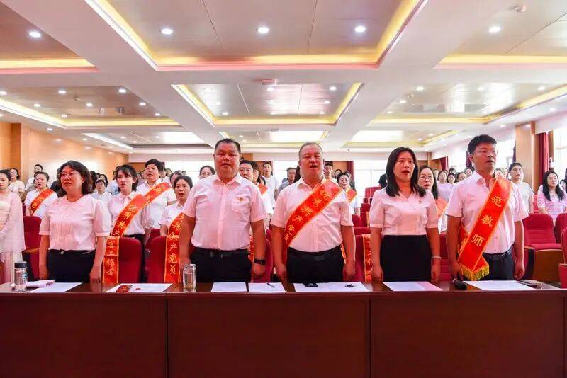 罗马尼亚甲组联赛_忻州市长征小学庆祝第41个教师节