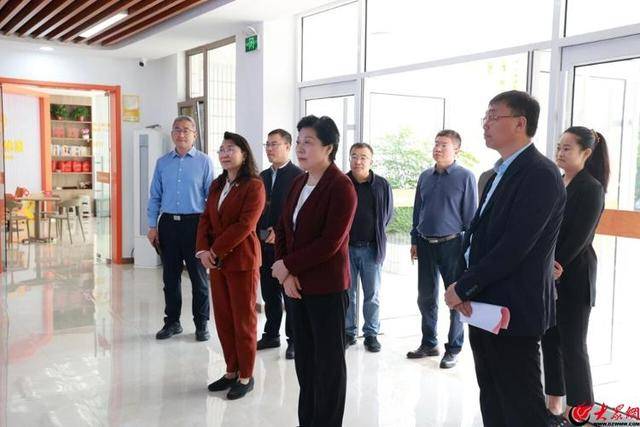 皇冠信用盘开户_青岛西海岸新区人大常委会党组书记、主任佟海燕一行到红石崖街道调研