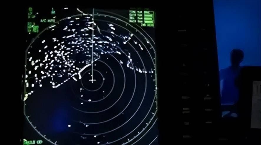 皇冠信用网登1_近日曝光！中国用一辆吉普车虚拟10万吨航母皇冠信用网登1，南海戏耍美军侦察机