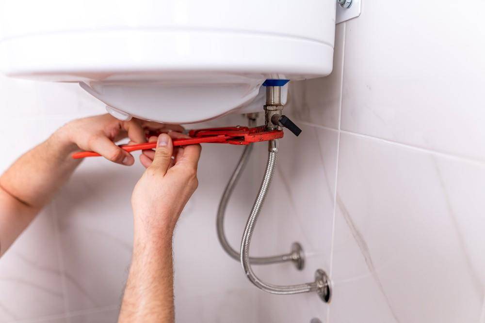 皇冠信用盘足球代理_男子将热水器钢管通电致妻子洗澡时触电身亡 皇冠信用盘足球代理，14岁女儿致信法院为父求情 终被判无期，判决书体现“司法温度”