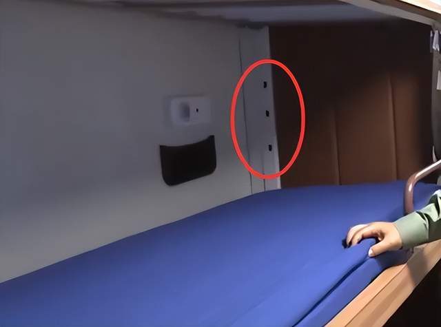 皇冠信用网申请_双层软卧变三层硬卧！福建舰宿舍首次公开皇冠信用网申请，咋比辽宁山东舰还挤？