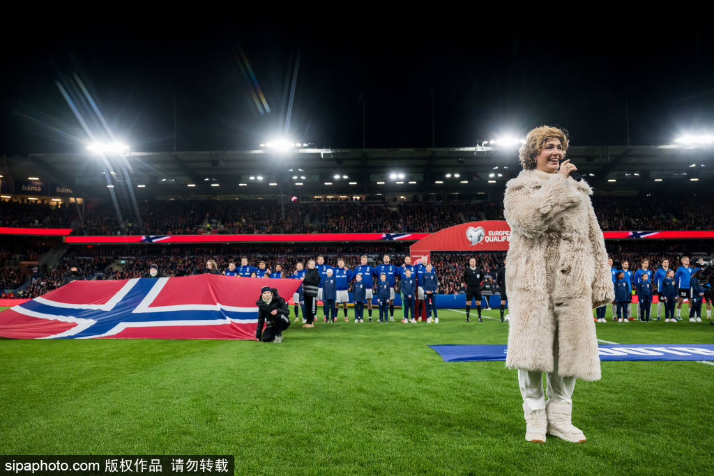 体育皇冠信用网_齐鲁荣耀：山东女队在十五运会七人制橄榄球决赛中勇夺亚军体育皇冠信用网，精彩瞬间回顾与战术分析