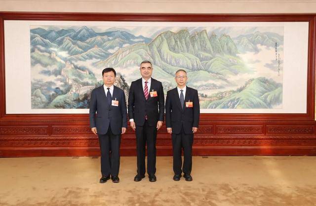 皇冠信用网需要押金吗_王宇燕当选中华全国供销合作社第八届理事会主任