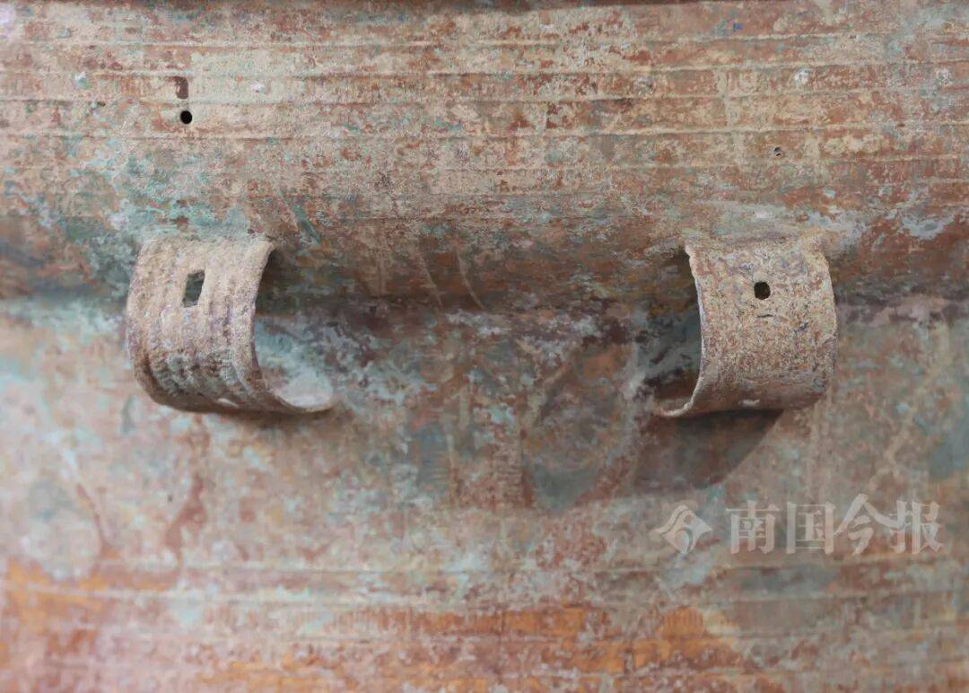 皇冠信用登2代理_柳州钓鱼阿叔竹林挖蚯蚓皇冠信用登2代理，竟挖出千年前的“大宝贝”！