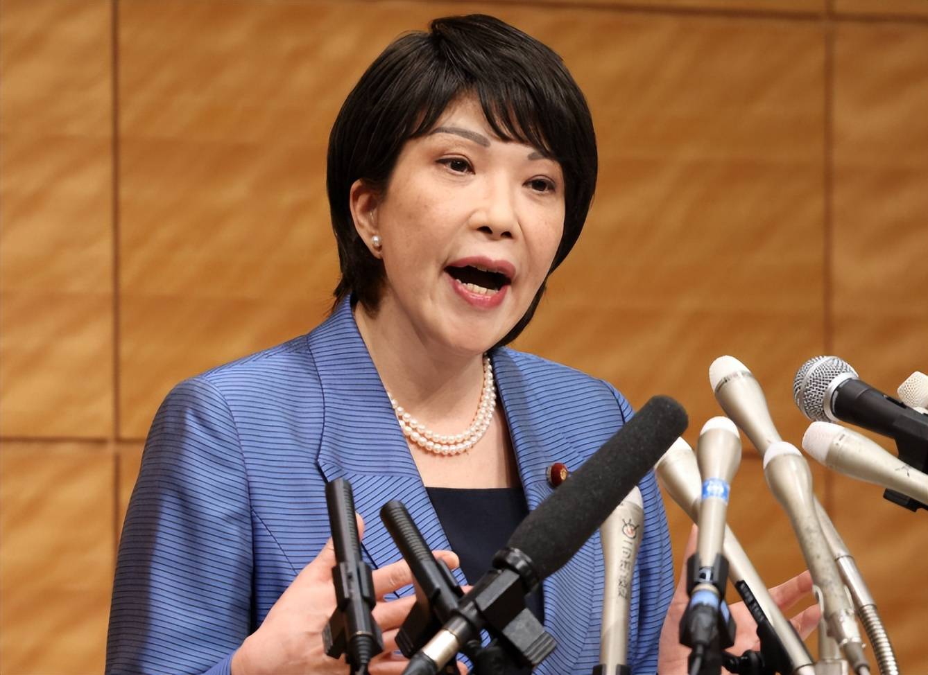 曼彻斯特联足球_局势已恶化曼彻斯特联足球，日本的战争准备全面铺开？高市政府通知中国2个不变，对外释放信号非同寻常