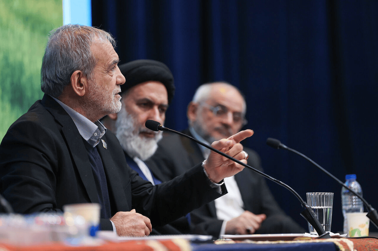 皇冠信用网登123出租_伊朗总统:若民众不满 责任别都推给美国