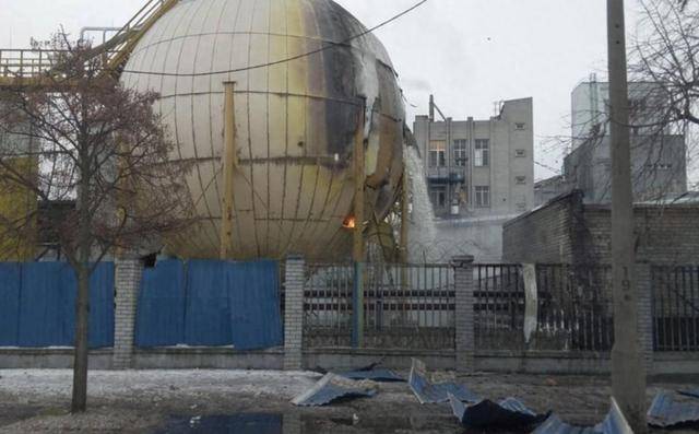 皇冠信用网押金多少_联合反美!俄潜艇为油轮护航皇冠信用网押金多少,猛烈轰炸美国工厂,中国向全球表态