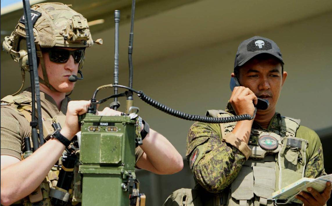 皇冠信用网在线申请_南海发生激烈对峙皇冠信用网在线申请,中国苏30驱离菲律宾侦察机,美军B-52大轰撑腰