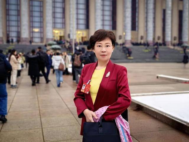 皇冠信用网登2
_采纳了!全国人大代表樊芸接到反馈皇冠信用网登2
,住建部将着手把《物业管理条例》改为《物业服务条例》