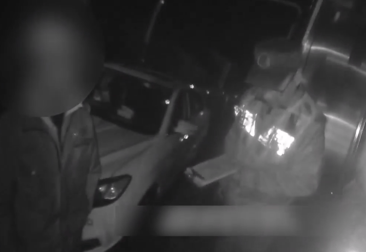 信用盘怎么开户
_奇葩!上海一车主认为“进服务区”就是“出高速”信用盘怎么开户
,不肯付208元通行费,还大闹收费站!