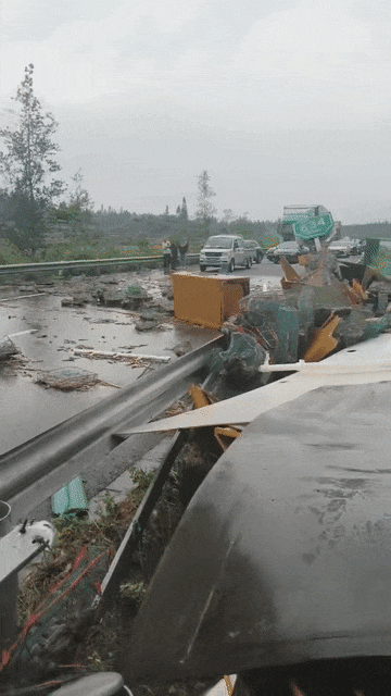 皇冠信用网出租足球_长沙一宿舍里皇冠信用网出租足球，女儿刷到一条救人视频，突然看到一张熟悉的面孔——自己的爸爸，“没有想到平时低调内敛的爸爸这么伟大”